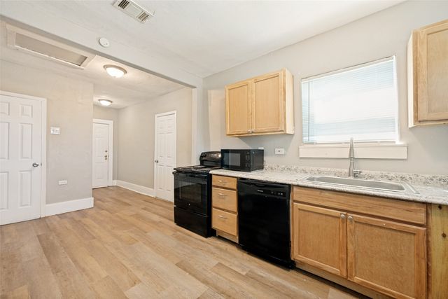 1201 E 3rd Avenue, Corsicana, TX 75110