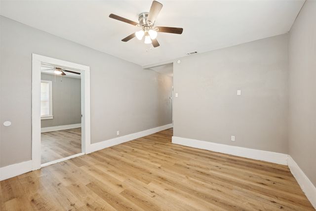1201 E 3rd Avenue, Corsicana, TX 75110
