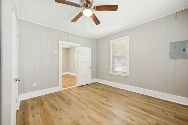 1201 E 3rd Avenue, Corsicana, TX 75110