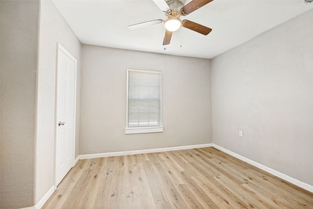 1201 E 3rd Avenue, Corsicana, TX 75110