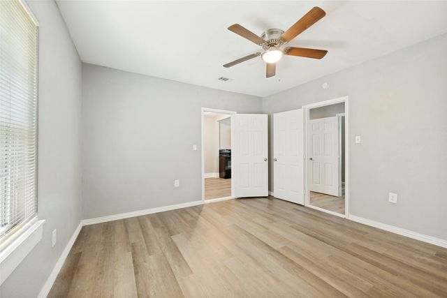 1201 E 3rd Avenue, Corsicana, TX 75110
