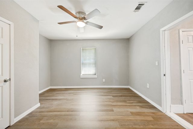 1201 E 3rd Avenue, Corsicana, TX 75110