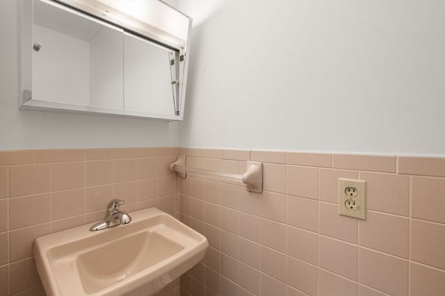 6 Briggs Pond Way, Sharon, MA 02067