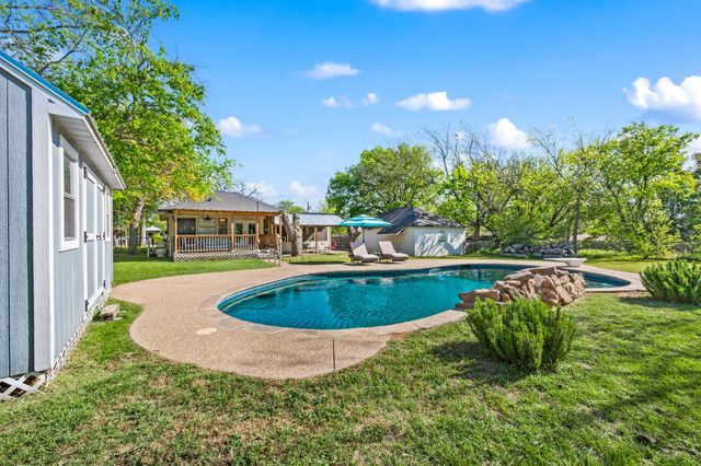 410 E Josephine Street, Weatherford, TX 76086