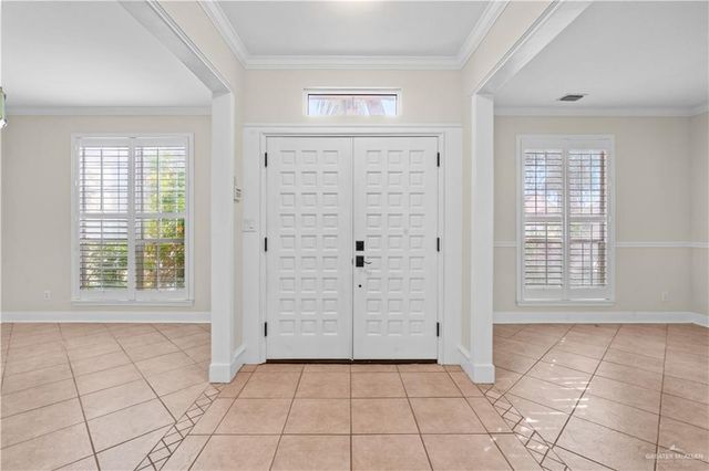 3501 Plazas Del Lago Drive, Edinburg, TX 78539