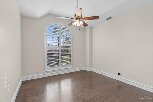 3501 Plazas Del Lago Drive, Edinburg, TX 78539