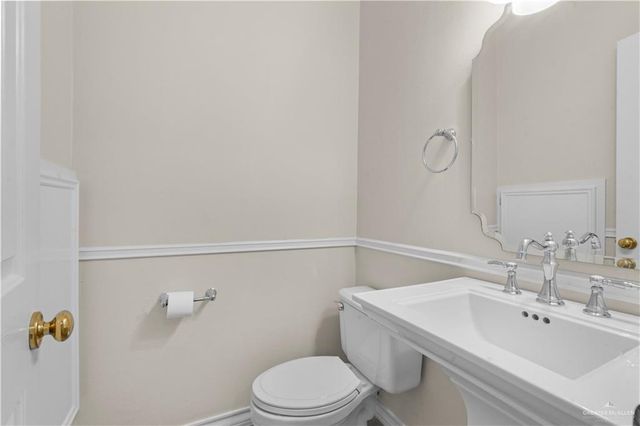 3501 Plazas Del Lago Drive, Edinburg, TX 78539