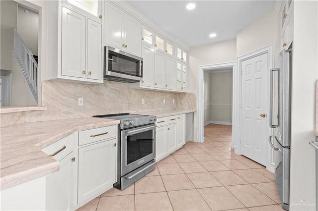 3501 Plazas Del Lago Drive, Edinburg, TX 78539