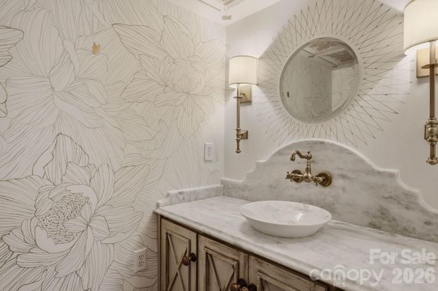 2611 Oakmeade Drive, Charlotte, NC 28270