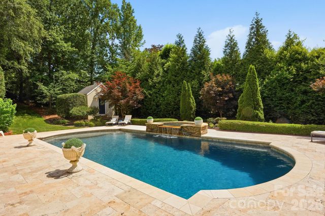 2611 Oakmeade Drive, Charlotte, NC 28270