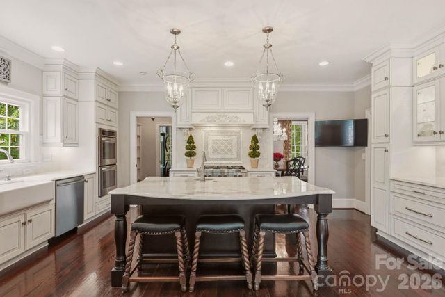 2611 Oakmeade Drive, Charlotte, NC 28270