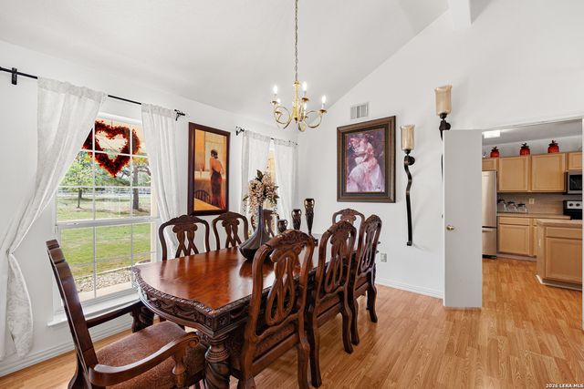 837 Paddy Rd, Floresville, TX 78114