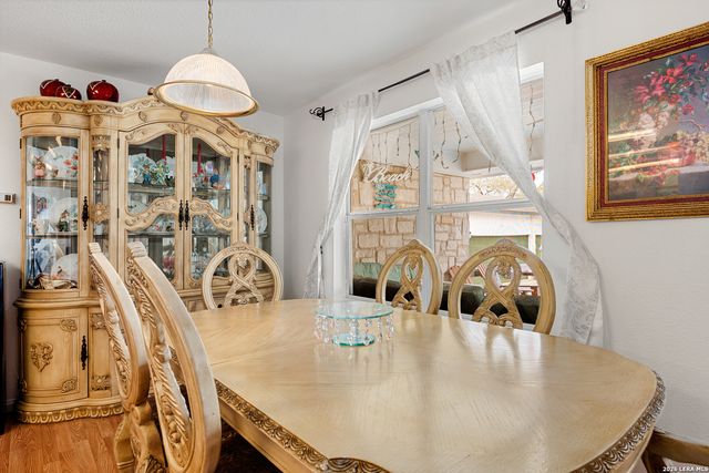 837 Paddy Rd, Floresville, TX 78114