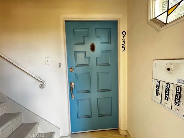 935 S Alandele Avenue, Los Angeles, CA 90036