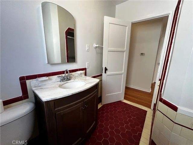 935 S Alandele Avenue, Los Angeles, CA 90036