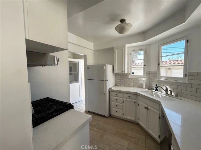 935 S Alandele Avenue, Los Angeles, CA 90036