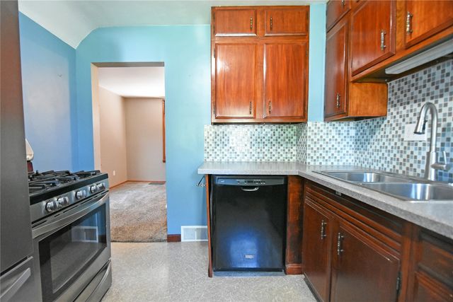 3137 Emerald Avenue SE, Cedar Rapids, IA 52403