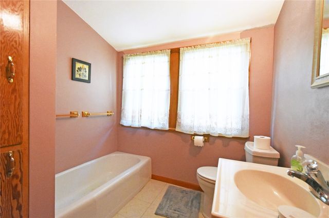 3137 Emerald Avenue SE, Cedar Rapids, IA 52403