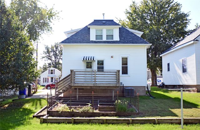 3137 Emerald Avenue SE, Cedar Rapids, IA 52403