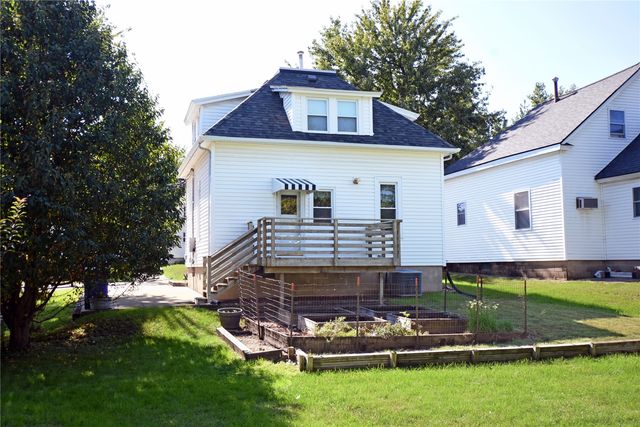3137 Emerald Avenue SE, Cedar Rapids, IA 52403
