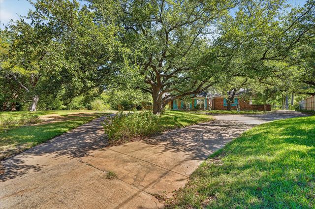 9584 Ash Creek Drive, Dallas, TX 75228