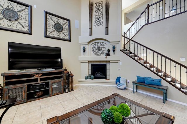 2015 REDONDO PEAK Drive NW, Albuquerque, NM 87120