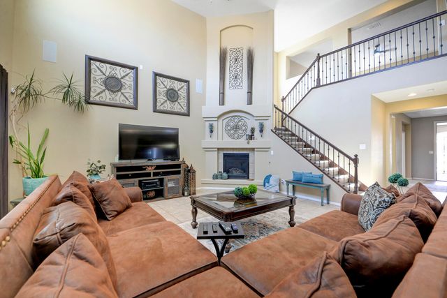 2015 REDONDO PEAK Drive NW, Albuquerque, NM 87120