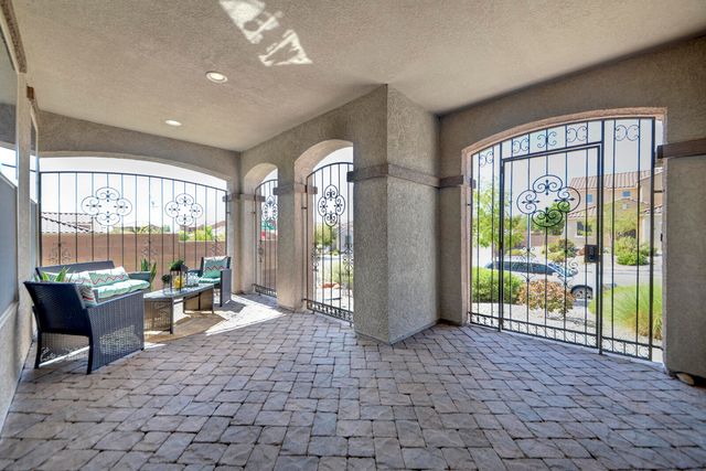 2015 REDONDO PEAK Drive NW, Albuquerque, NM 87120