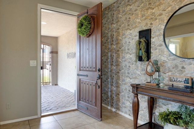 2015 REDONDO PEAK Drive NW, Albuquerque, NM 87120