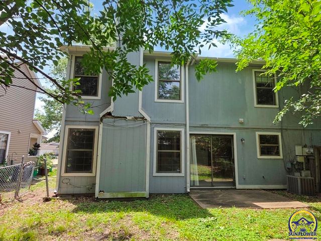 4012 Overland DR, Lawrence, KS 66049