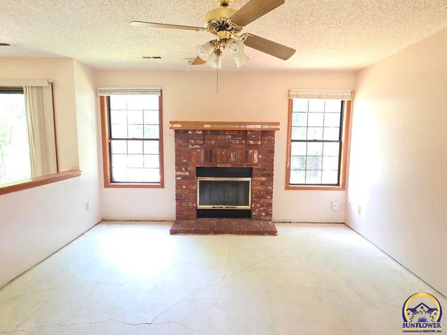 4012 Overland DR, Lawrence, KS 66049