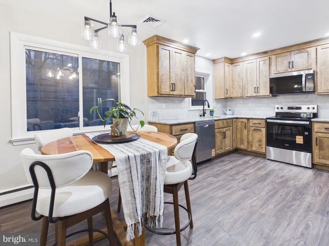 815 TWIN OAKS DR, Hummelstown, PA 17036