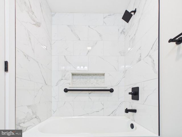 815 TWIN OAKS DR, Hummelstown, PA 17036