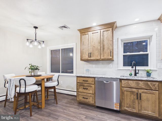 815 TWIN OAKS DR, Hummelstown, PA 17036