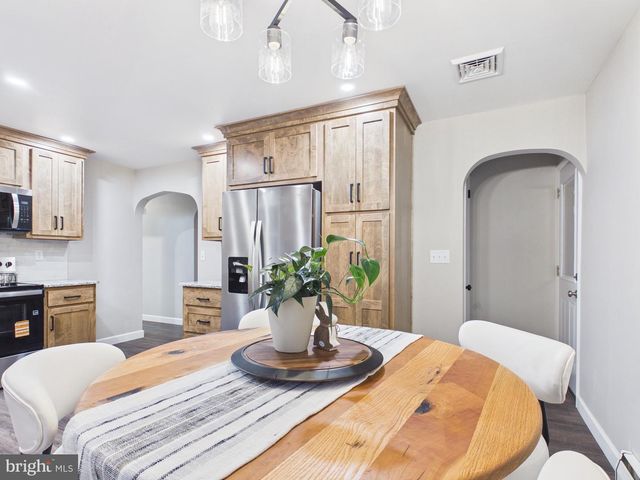 815 TWIN OAKS DR, Hummelstown, PA 17036