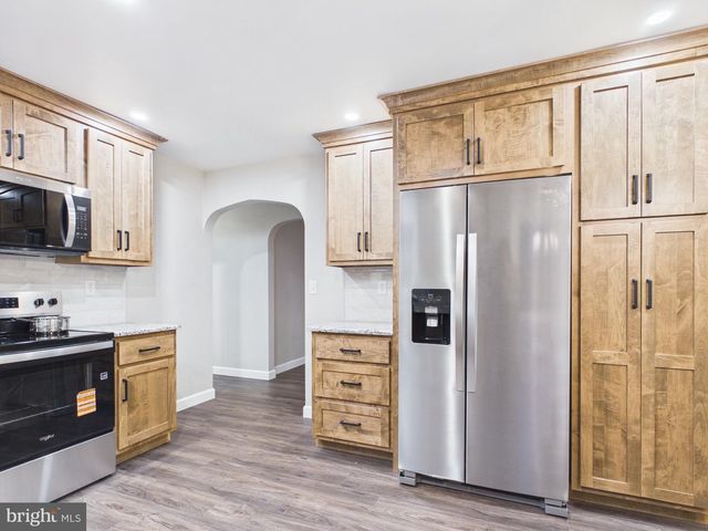 815 TWIN OAKS DR, Hummelstown, PA 17036