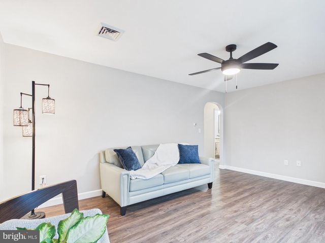 815 TWIN OAKS DR, Hummelstown, PA 17036