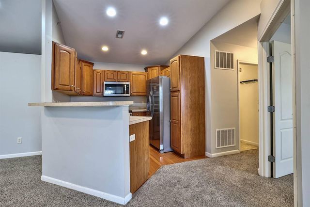 408 Breezewood Court, 300, Covington, KY 41016