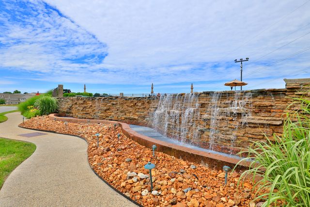 408 Breezewood Court, 300, Covington, KY 41016