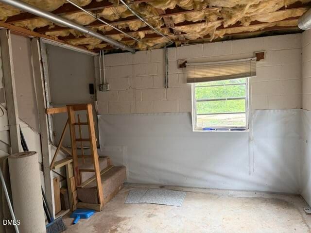 211 Tarpley Street, Burlington, NC 27215