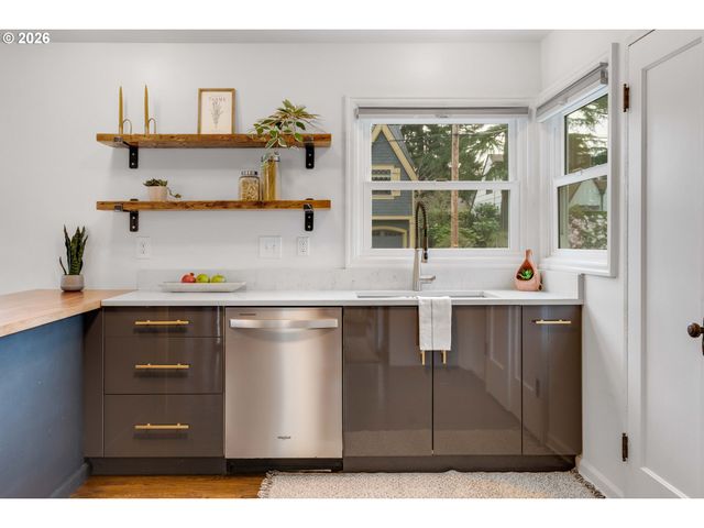 5631 Ne 23RD Ave, Portland, OR 97211