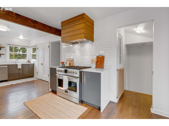 5631 Ne 23RD Ave, Portland, OR 97211