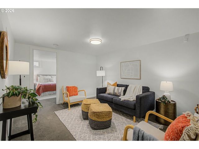 5631 Ne 23RD Ave, Portland, OR 97211