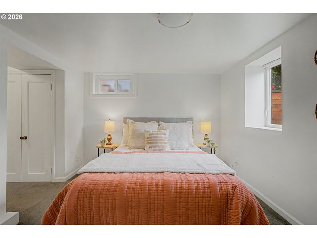 5631 Ne 23RD Ave, Portland, OR 97211