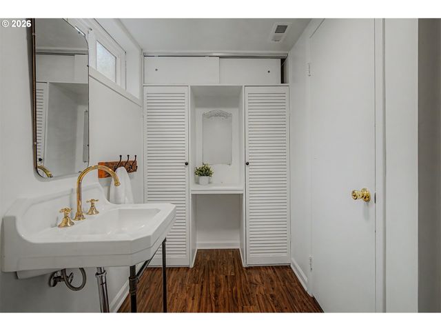 5631 Ne 23RD Ave, Portland, OR 97211