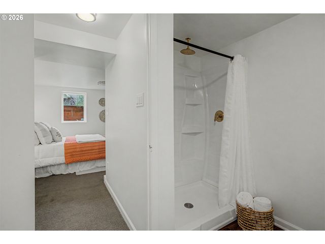 5631 Ne 23RD Ave, Portland, OR 97211