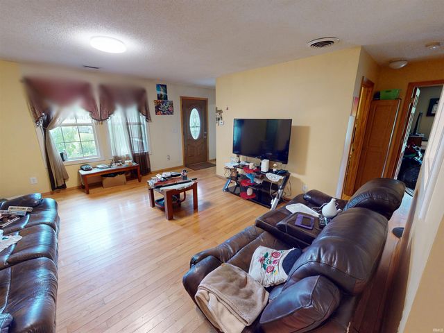 11758 W Smith Ridge Court, Monticello, IN 47960