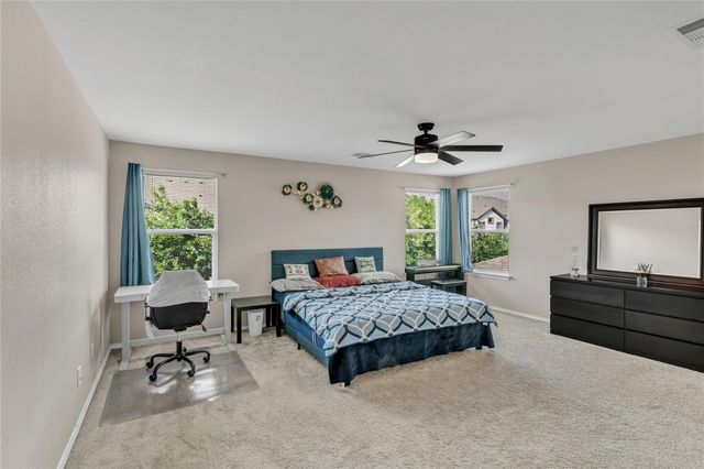 520 Ayinger LN, Austin, TX 78728