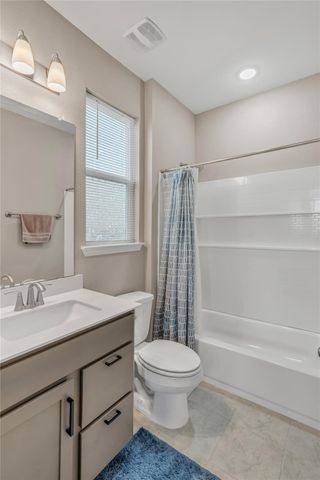 520 Ayinger LN, Austin, TX 78728