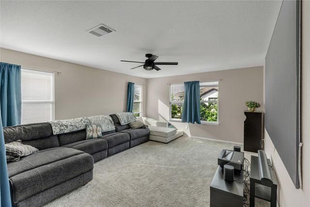 520 Ayinger LN, Austin, TX 78728